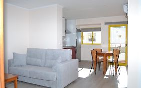Rocha Apartment 1016